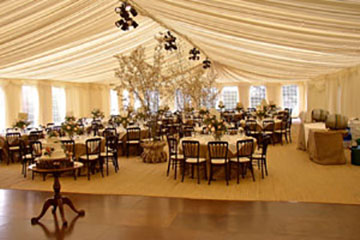 All crockery, cutlery, table linen, glasses, waitresses and bar staff can be provided All crockery, cutlery, table linen, glasses, waitresses and bar staff can be provided
